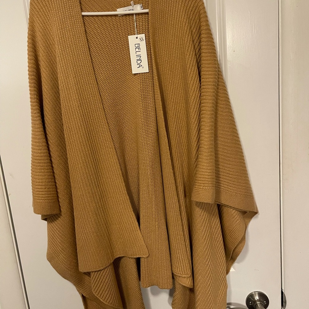 COPY - XL beige poncho. NWT